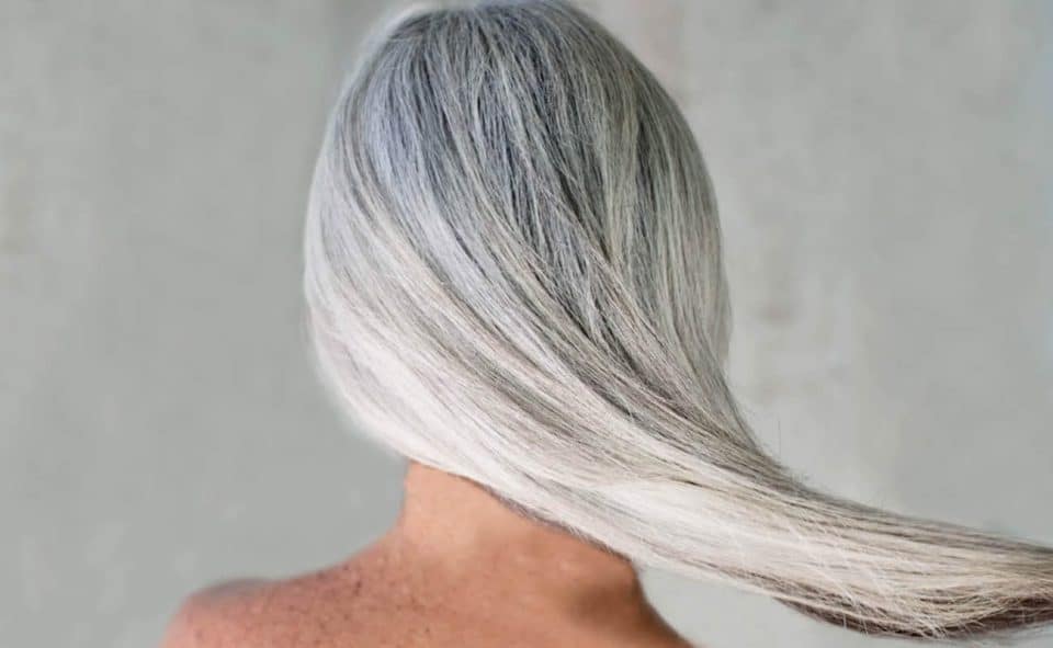 ¿Cuál es el Papel de los lípidos en la pérdida de color del cabello?